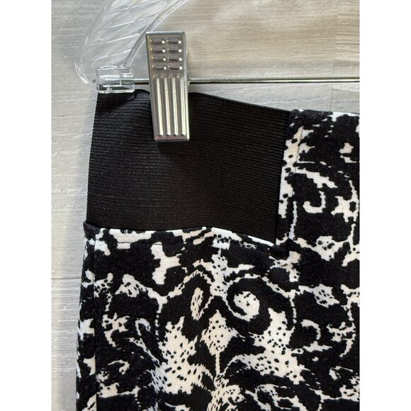 Roz &‎ Ali Womens Petite Pencil Skirt Size L Black & White Floral Damask Pattern - Picture 9 of 10